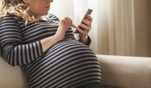 اثر اینترنت گوشی بر جنین و نوزاد